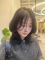 クク(coucou)&nbsp;くびれレイヤーカット×ミディアム