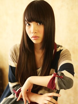 美容室チック 大島店(chic) しなやかさのある大人のストレートロングスタイル。【大島】