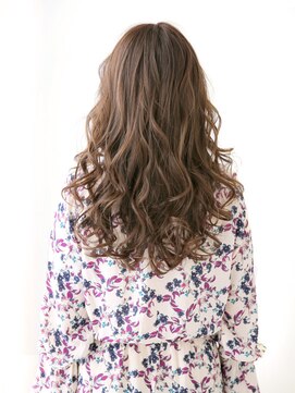 フーチー クーチー アマティー 豊中店(FUCHI KUCHI amati) 女性らしさを引き出すフェミニンロング