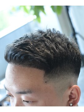 ザ オーダー(THE ORDER) スキンフェードカットツイストスパイラルパーマビジネスヘア