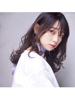 アトリエ フェム(atelier.fem)&nbsp;atelier.fem　暗髪でも可愛いロングウェーブ