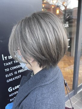 エコモ ヘアー(E Komo hair) 丸みボブのシャンパングレーバレイヤージュ♪