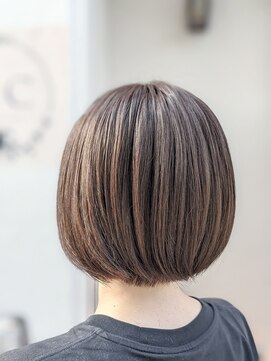 リック(LiC) ナチュラルハイライト×ミニボブ　ボブショート