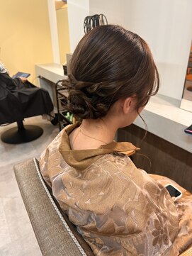 ローカル 赤坂(Local) 人気no1シニヨン