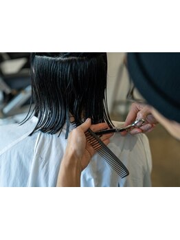 女性目線での“こなれ感”と“大人可愛い”をご提案！扱いやすさ、見え方まで計算された最旬styleが人気◎