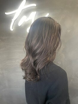 タグ(tag)の写真/立体感のあるハイライトやハイトーン・インナーカラーまで、トレンドに合わせたカラーをご提案します♪