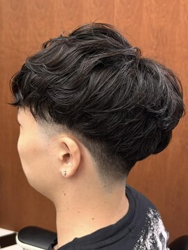 フランクス バーバー ウエストトウキョウ 吉祥寺店(FRANK’S BARBER WEST TOKYO) 波巻きツイストスパイラルリバースセンターパートニュアンスパY
