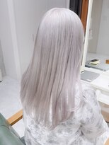 デイズ(days) ホワイトシルバーカラー/ロングヘアストレート