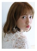 やわらかさと透明感のあるフェミニンボブ