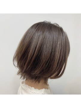 ジエクト ヴィシア(The Ect VIXIA) くびれボブ×インナーカラー×大人気ボブ×大人ボブ