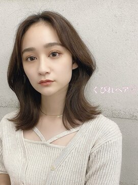 フォンズ(FONS) くびれヘア 韓国ヘア くびれミディ ベージュカラー 顔まわり