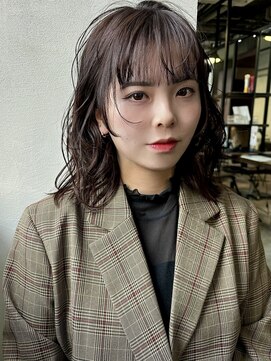 メイカ(MEIKA) 【 ウォームブラウン × ミディアムパーマ 】浅野美紀