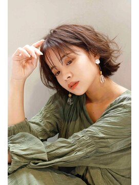 モコ(MOCO) 華やかな表情を引き出す最旬のひし形フォルム