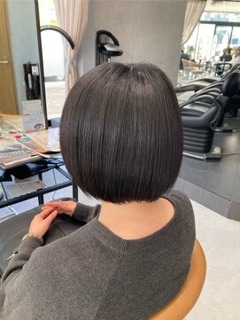 フォルテミラ(FORTE MILA) 切りっぱなしボブ