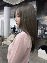 ピア ヤクイン(Pia Yakuin)&nbsp;オリーブカラー/透明感カラー/トレンドレイヤーカット