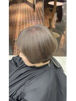 メイキンフィックス(makin Fix)&nbsp;脱白髪染め　グレージュ　ショートボブ　白髪ぼかし