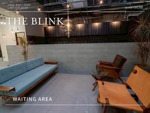 【waiting area】ゆったりとくつろげる、開放感のあるラウンジ空間