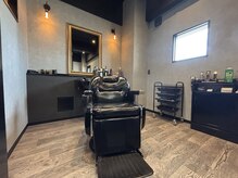 リラックスバーバー ゴコウ(RelaxBarberGOKOU)の雰囲気（全席半個室のプライベート空間）