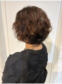 華やかカーリーパーマスタイル