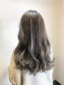 ヘアーアンドビュー ティーリタ 蕨(RITA) モノトーングレージュ