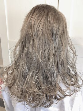 リオビーシンジュク(Rio B SHINJUKU) ミルクティーグレージュ