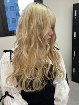 ベレーザシェルト(Beleza scelto)&nbsp;4751ニュアンスカラーハイライグラデーションカラー波巻きロング