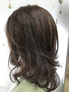 ヘアープレッヒェン HAIR Platzchen ハイライトレイヤー