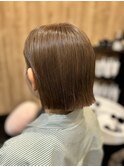 ぱつっとボブ×チェスナットベージュ