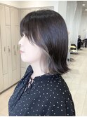 イヤリングカラー×切りっぱなしボブ