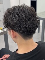 ノイセル 心斎橋(Noisyle)&nbsp;刈り上げサーフカール×センターパート×海外ヘア×黒髪