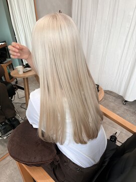 イルウィ(irwi) 【miku/ブリーチ】ブロンドベージュ/ケアブリーチ/レイヤー