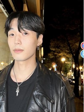 メリケンビューティーパーラー コウベ(MERICAN BEAUTY PARLOR KOBE) メンズカットニュアンスセンターパートツーブロックショート