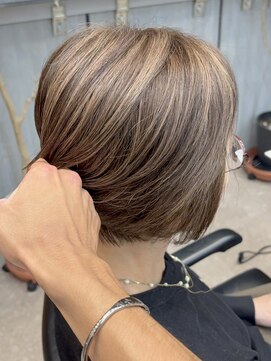 エリマバイフィフス 調布(elima by fifth) 調布白装ぼかしハイライトタッセルボブアッシュベージュカラー