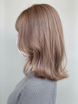 ユニ バイ マグ 長野店(Uni.by Mag) 髪質改善カラー透明感ミルクティーベージュ外ハネミディアムヘア