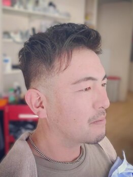 ヘアーサロンDEENの写真/【八戸のメンズはお任せ!】30年間愛される技術で叶える、男らしいフェードやメッシュスタイル◎