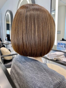 メゾンブラン 川西阪急店(Maison Blanc) 艶髪まとまりボブ×AVEDAケアカラー