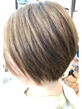 ハナヘアーアンドコー(hana hair&co.) 大人ショートボブ