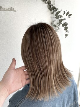 シルエット 美容室 脱白髪染め　ブリーチカラー　八戸20代30代40代50代60代