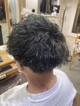 フツーロ 栄(FUTURO) 持ちアップ!メンズパーマ