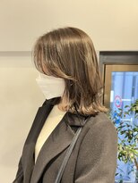 トレス(TRESS)&nbsp;外ハネレイヤー　ボブレイヤー　オリーブベージュ