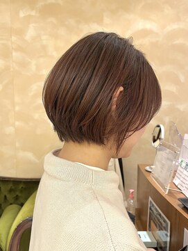 ビュートリアム265(BEAUTRIUM 265) 顔まわりレイヤーショートボブ 小顔ショートボブ 似合わせカット