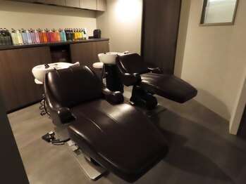 ドゥアンリッシュ(Deux,unleash)の写真/フルフラットシャンプー台で至福のサロンタイム♪選べるヘッドスパで頑張った自分にご褒美を＊