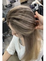 ヴェロニカ バイ ソル(Veronica by SOL) シャドウルーツ