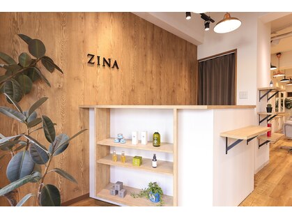 ジーナ(ZINA)の写真