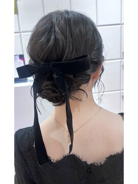 コワファースト させぼ五番街店(COIFF1RST) ベロアリボン×シニヨンarrange