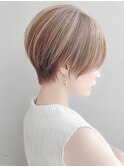 ショート　レイヤーカット　丸み　ハイライト　白髪ぼかし　40代