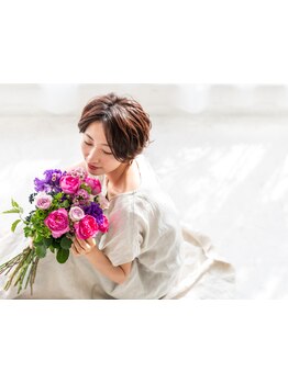 トップにボリューム・分け目カバーが得意◎髪のお悩みを解消して理想のヘアスタイルへ導きます。