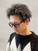 デネブ(Deneb)&nbsp;最新トレンド◎メンズパーマスペインカール×短髪ワイルド