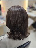 透け感ベージュ 白髪ぼかしハイライト