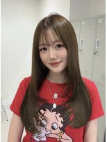ジア(XIA)&nbsp;レイヤーカット×オリーブベージュ／10代20代ブリーチなしカラー